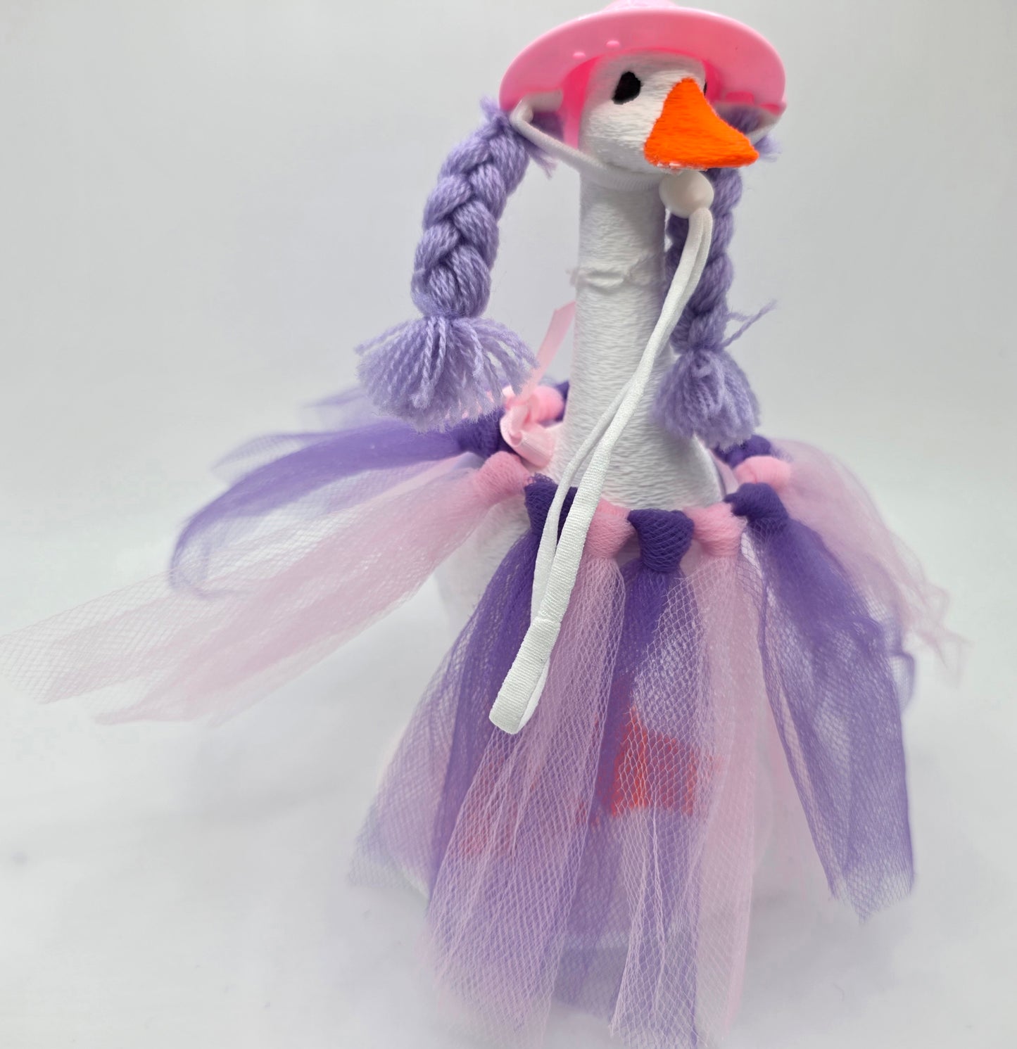 BEHONKA – Collectible Desk Goose